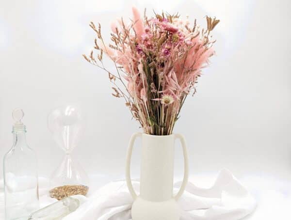 Bouquet fleurs séchées de couleur rose composé d'avoine, de limonium de nigel et de lagurus, existe en trois tailles