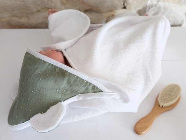 Cape de bain vert tilleul pois doré Léontine La famille de Camomille