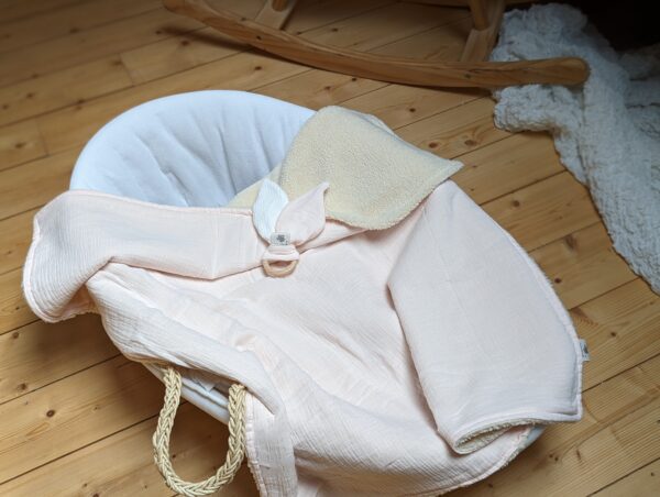 couverture bébé rose nude Léontine La famille de Camomille