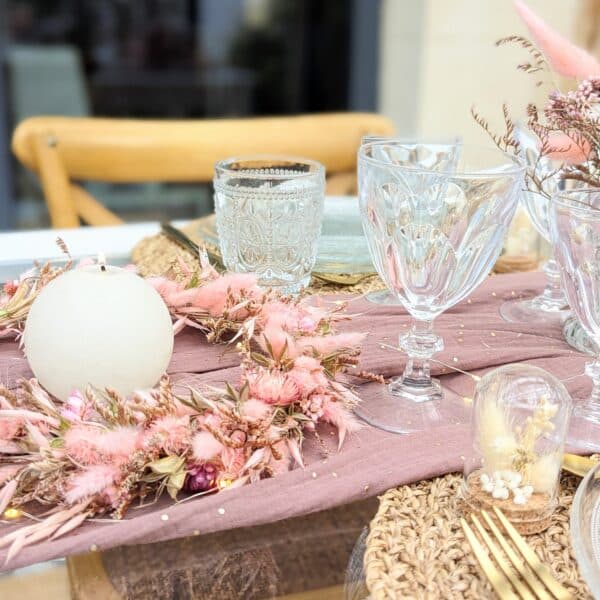 décoration florale mariage, centre de table en fleurs séchées , mini cloche fleurs séchées en cadeau invité