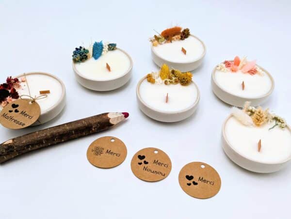 Petites bougies artisanales fleurs séchées idée cadeau