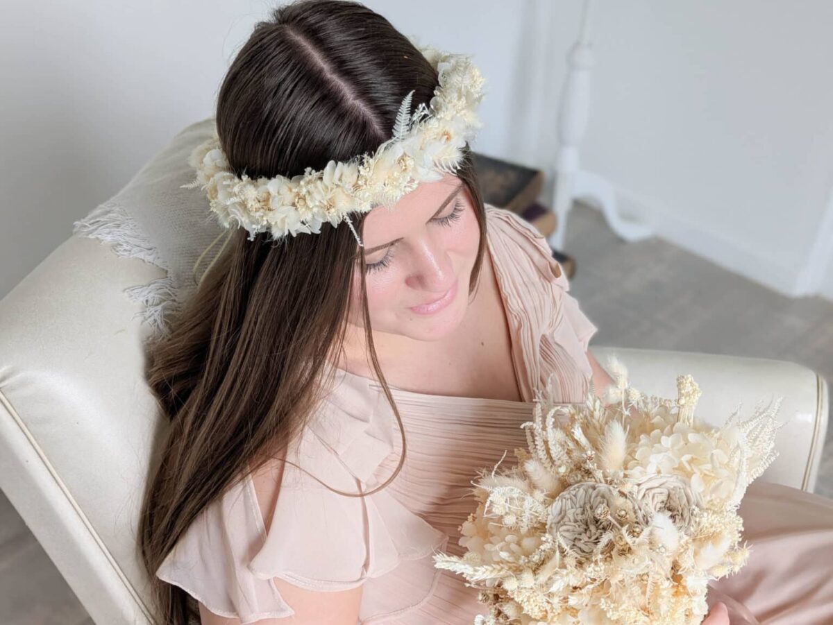 Couronne mariage en fleurs séchées couleur blanc pâquerette