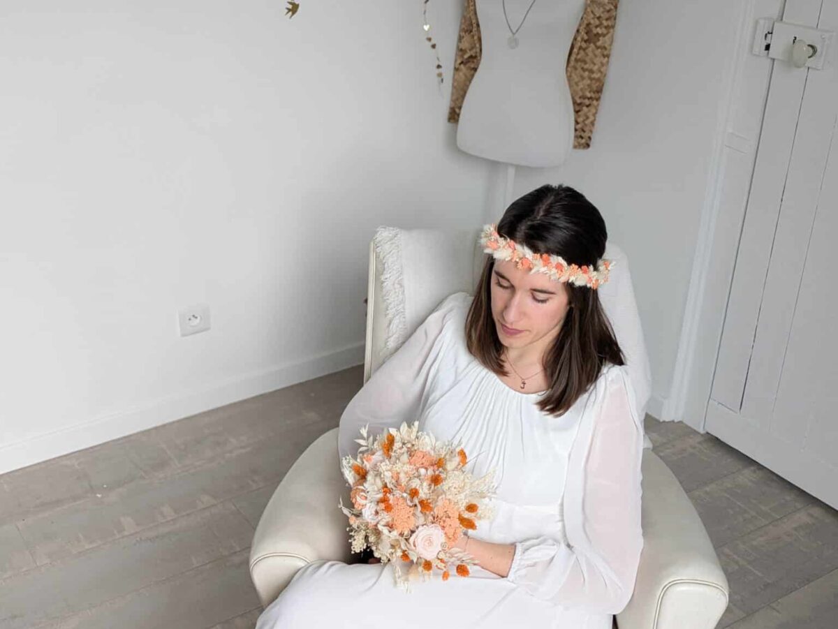 Couronne de Mariage en Fleurs Séchées Ton Sauvage – Image 3