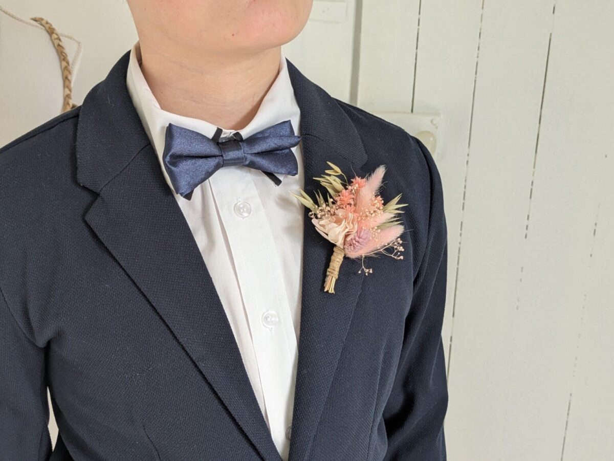 Boutonnières Mariage en Fleurs Séchées Ton Rose Romantique – Image 3